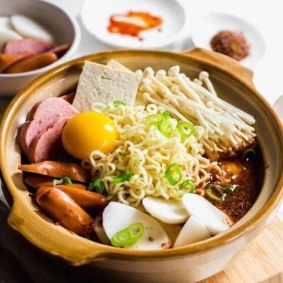Budae Jjigae (ragoût de l’armée coréenne)